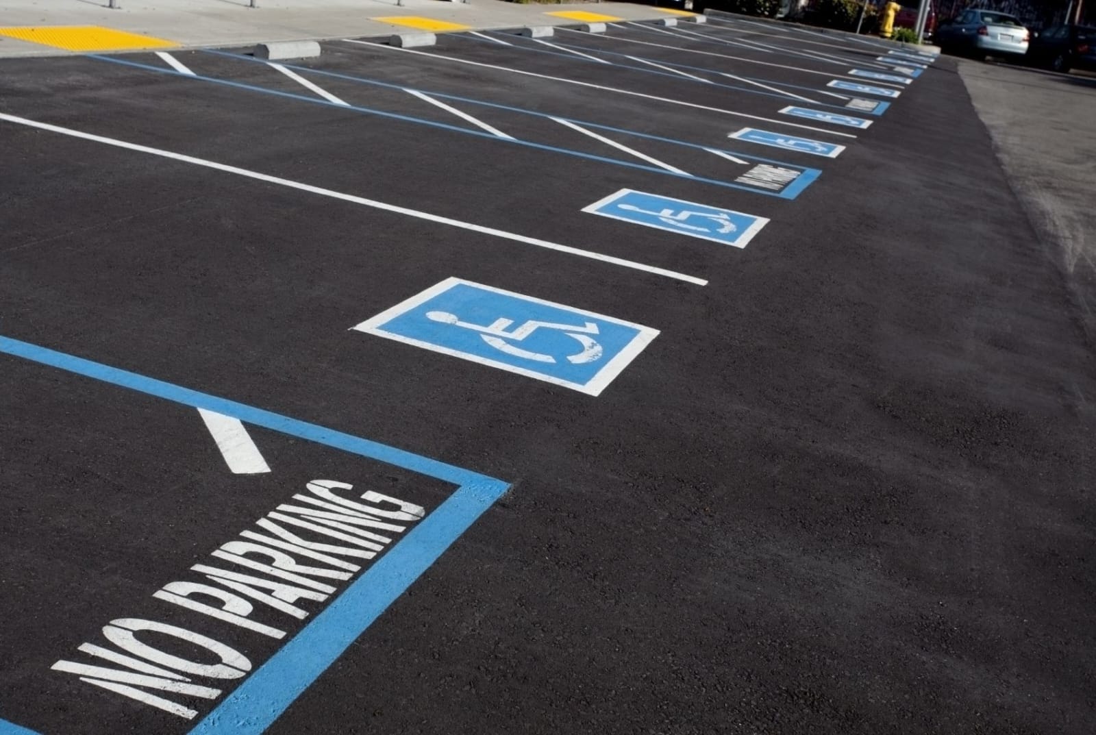 Accessible parking bay markings